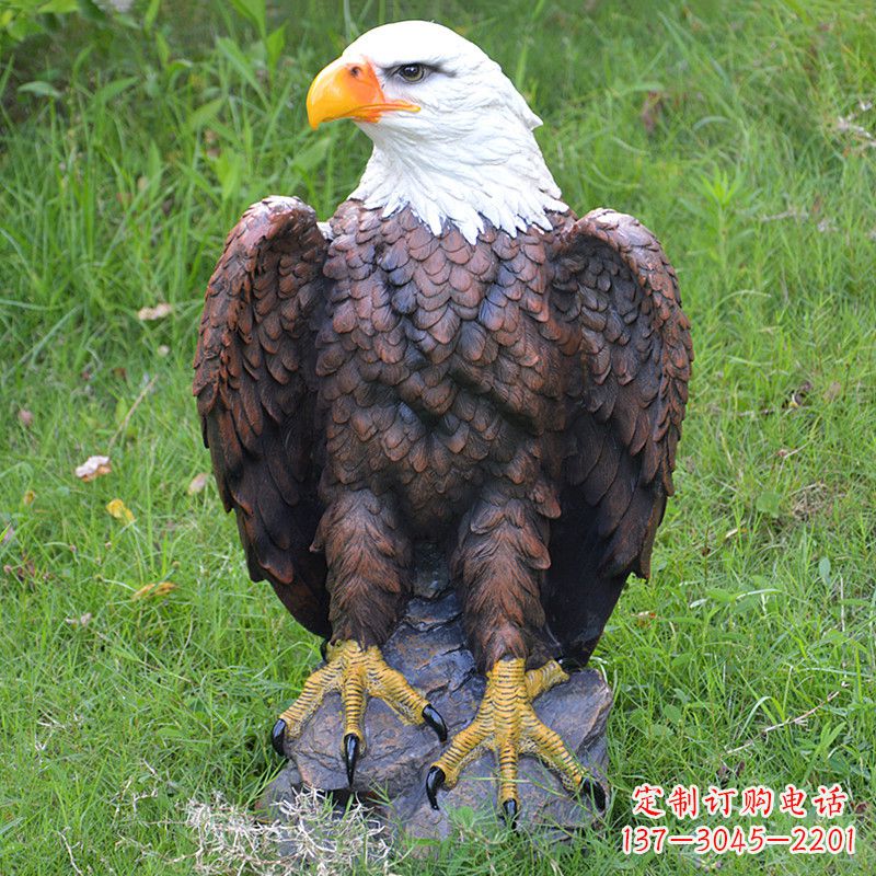 合肥玻璃钢老鹰雕塑传统与现代的完美结合