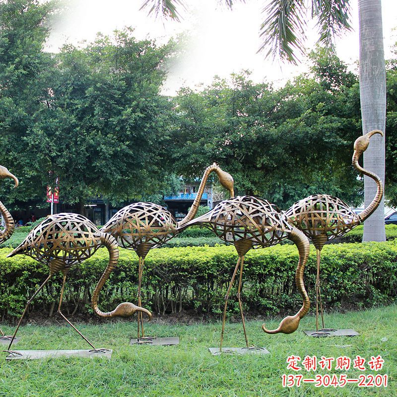合肥不锈钢抽象网格仙鹤,公园草坪动物雕塑摆件