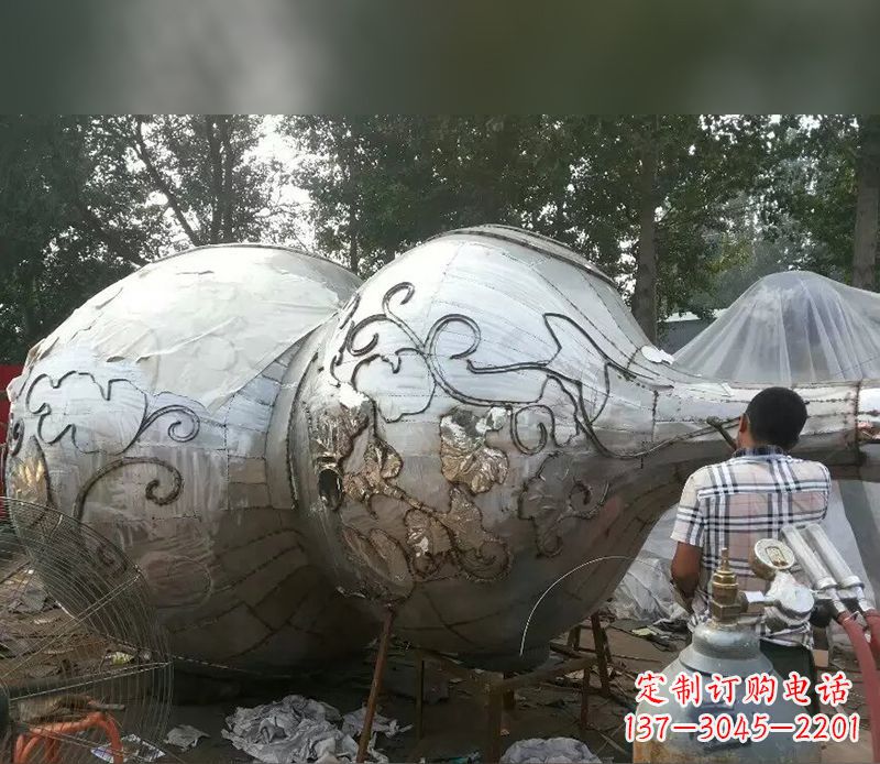 合肥不锈钢葫芦雕塑精美绝伦