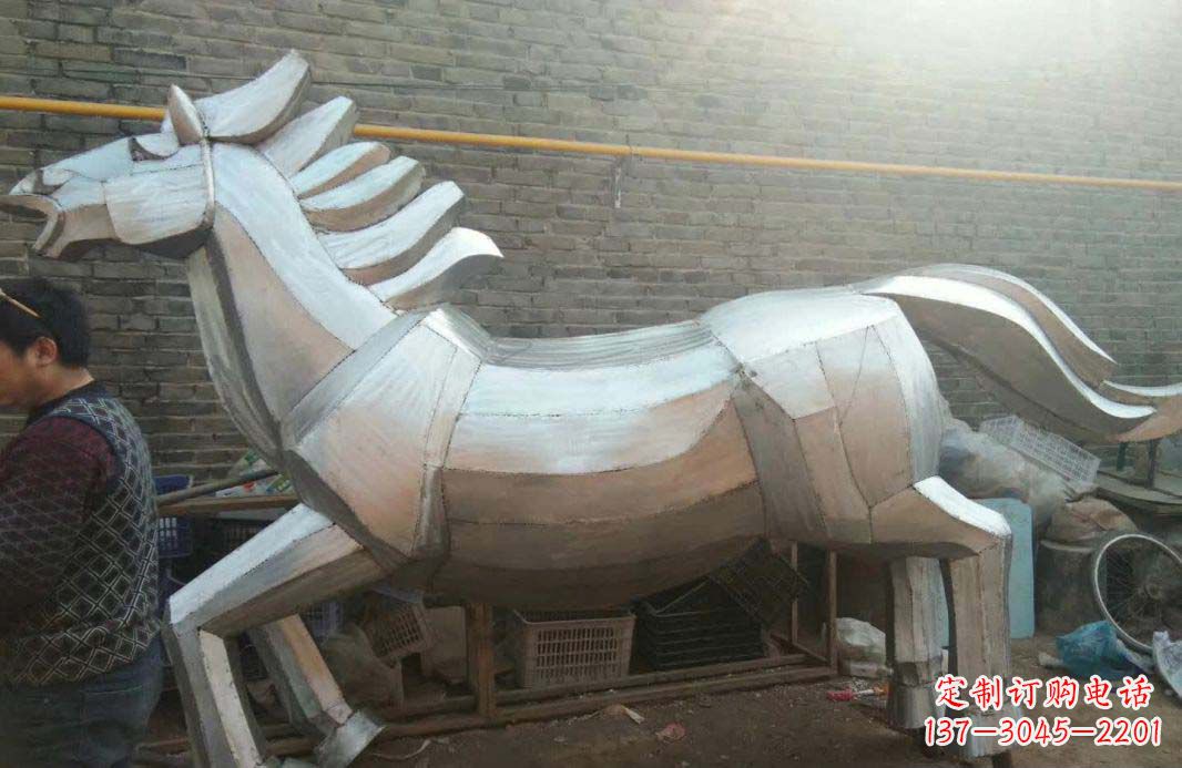 合肥不锈钢户外奔跑动物马雕塑