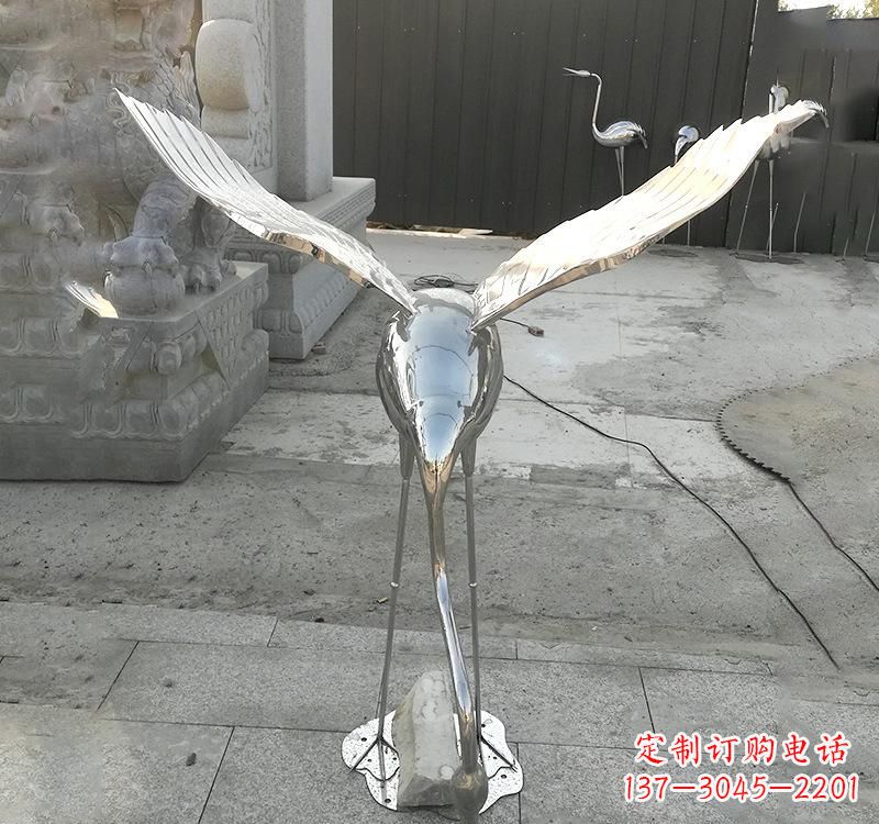 合肥不锈钢仙鹤雕塑美丽与坚固并存
