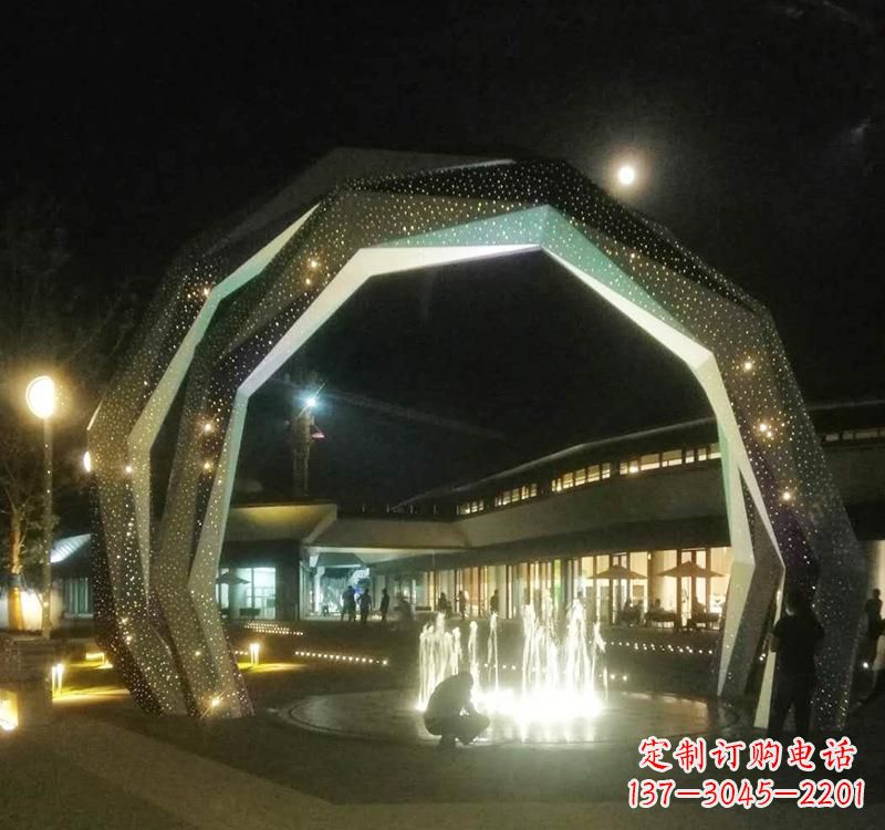 合肥不锈钢户外拱门雕塑精美线条点缀美景