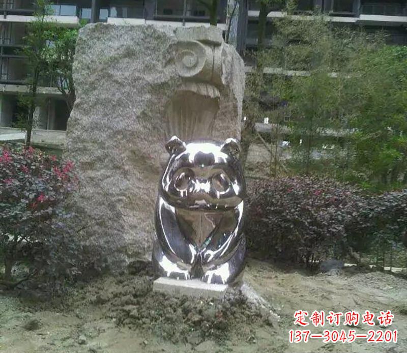 合肥不锈钢户外熊猫雕塑