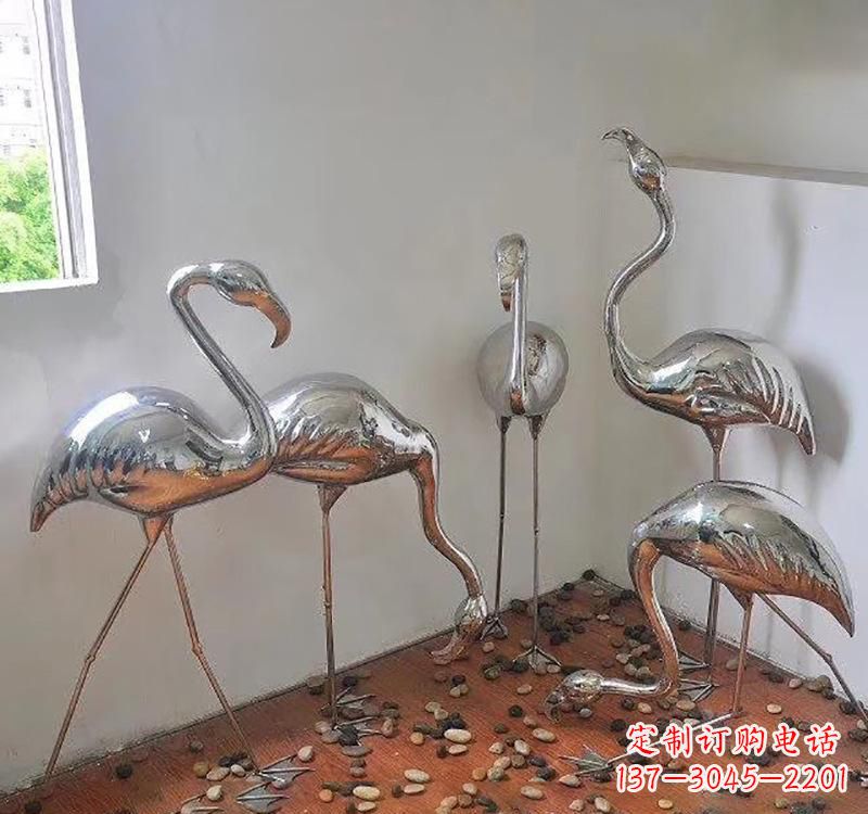 合肥不锈钢火烈鸟象征勇气与活力
