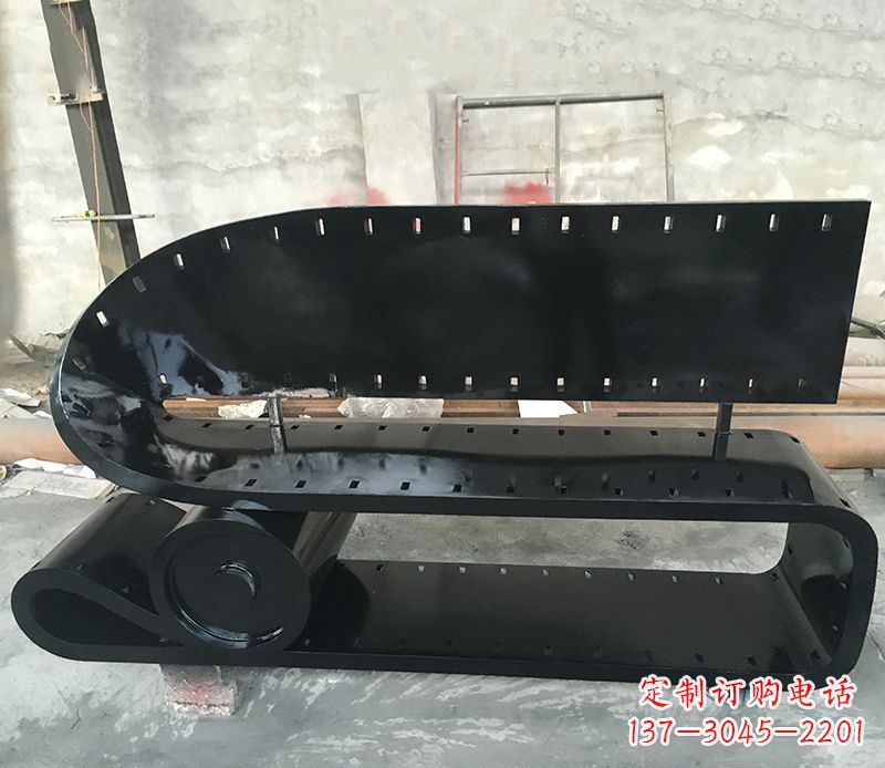 合肥不锈钢胶卷座椅雕塑