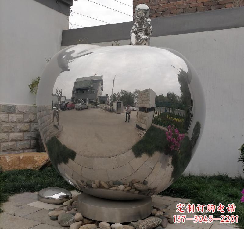 合肥不锈钢金色苹果雕塑