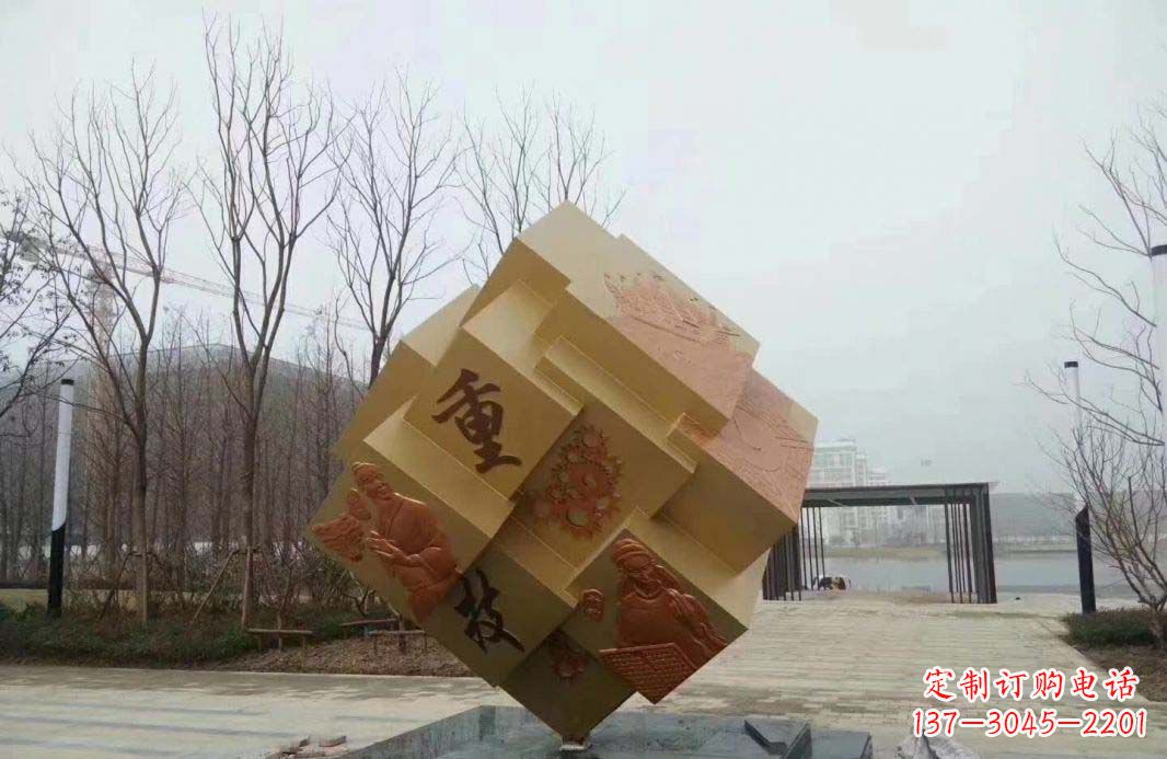 合肥不锈钢魔方雕塑给景观增添丰富多彩