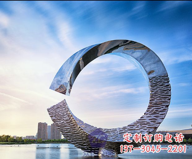 合肥环绕世界的不锈钢景观雕塑