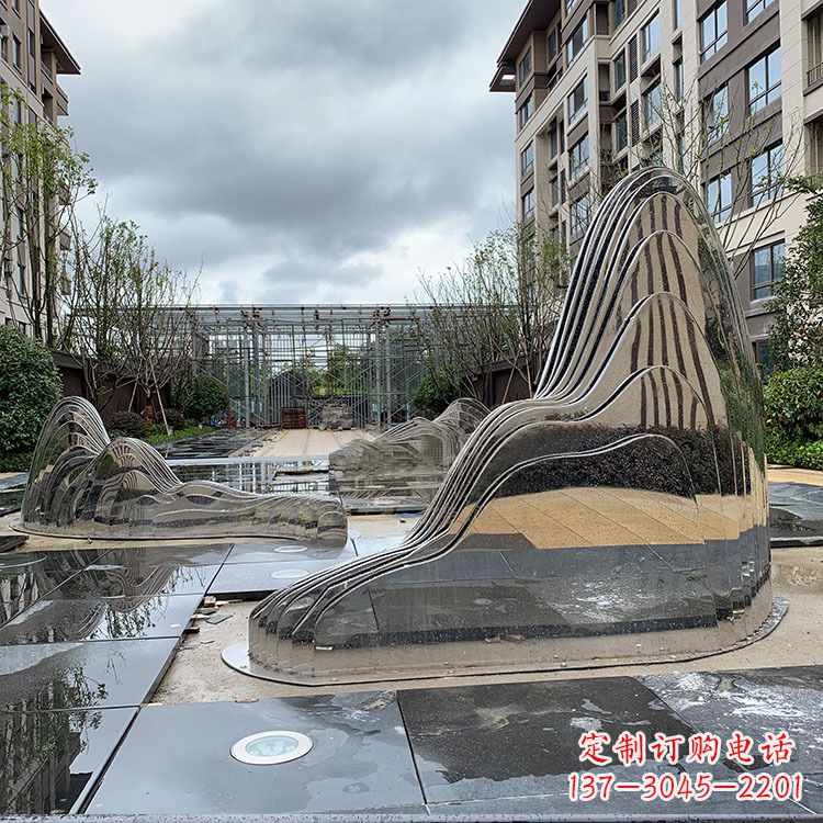合肥不锈钢镜面假山雕塑给城市带来灵动之美