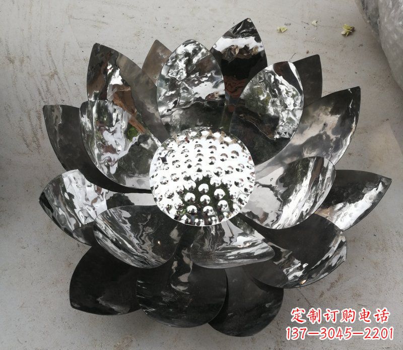 合肥不锈钢镜面的荷花雕塑——彰显美丽与恬静