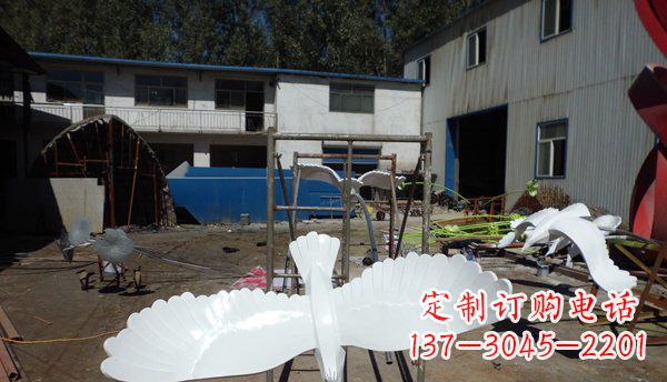 合肥不锈钢老鹰雕塑美丽的象征