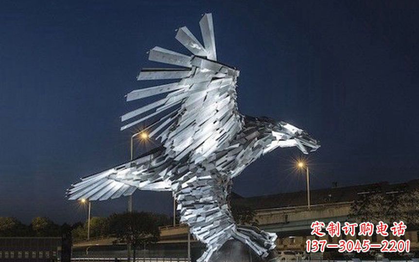 合肥金色老鹰展翅飞翔——不锈钢老鹰抓球广场景观雕塑