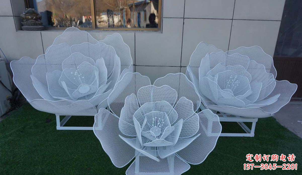 合肥不锈钢荷花雕塑一种精美而经久不衰的艺术品