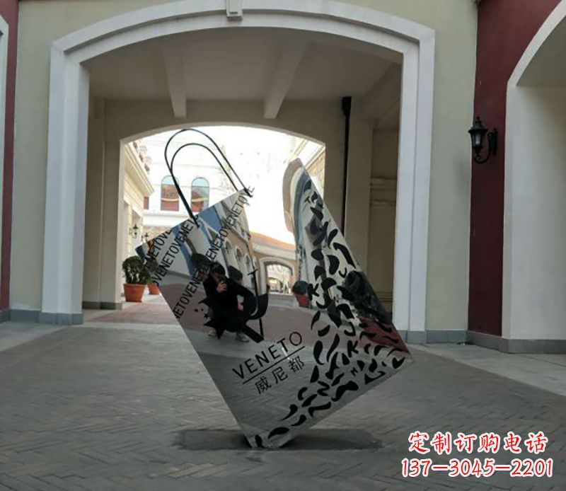 合肥不锈钢镂空购物袋雕塑——艺术精美的装饰品