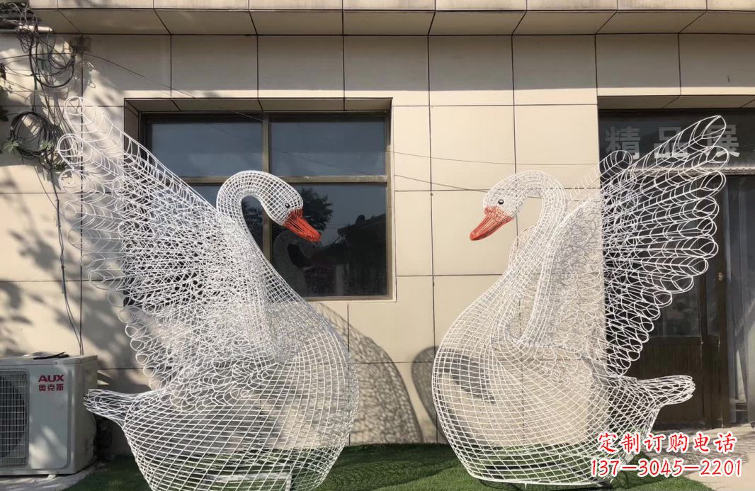 合肥不锈钢镂空天鹅雕塑象征着美丽的永恒