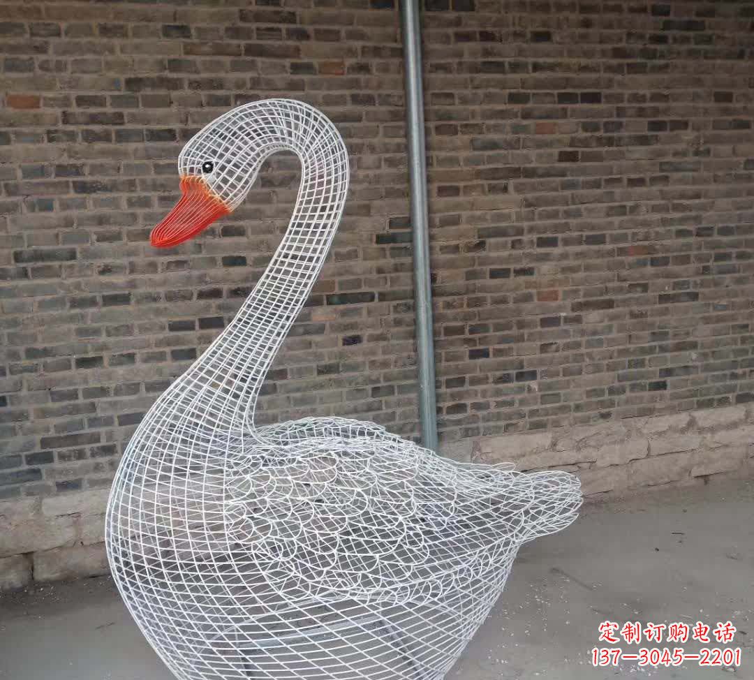 合肥不锈钢镂空天鹅雕塑精美而优雅