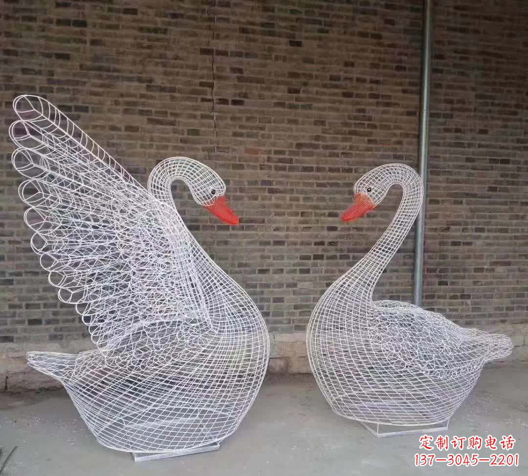 合肥不锈钢镂空天鹅雕塑——美丽动人