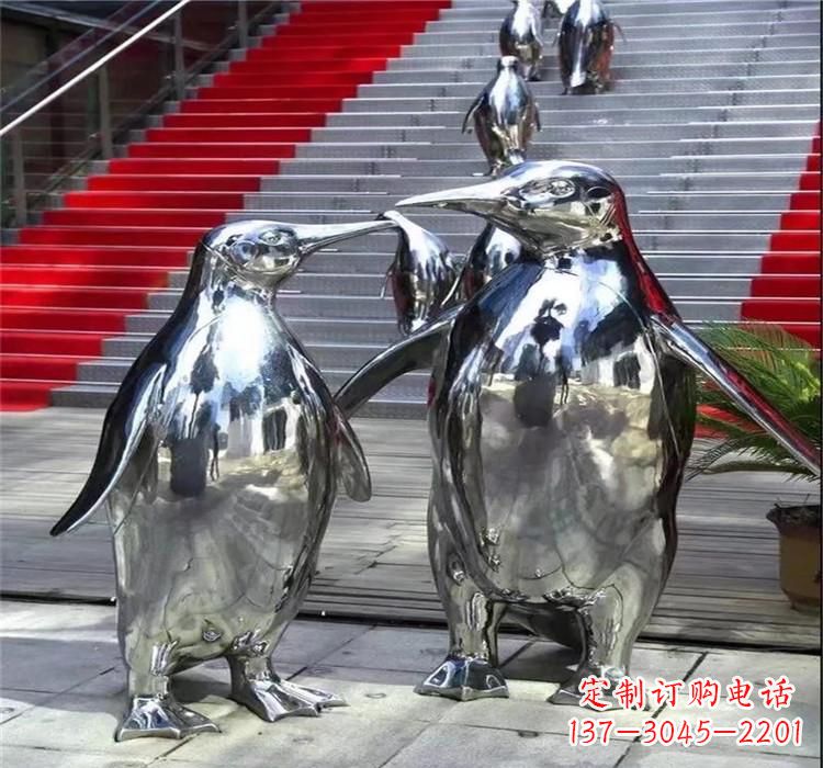 合肥不锈钢企鹅雕塑海洋生物的艺术表现