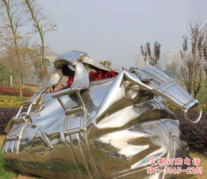 合肥精美不锈钢手提包雕塑
