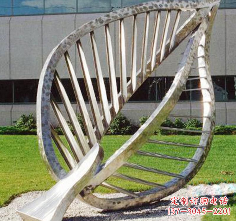 合肥不锈钢树叶镂空景观雕塑精美而古朴