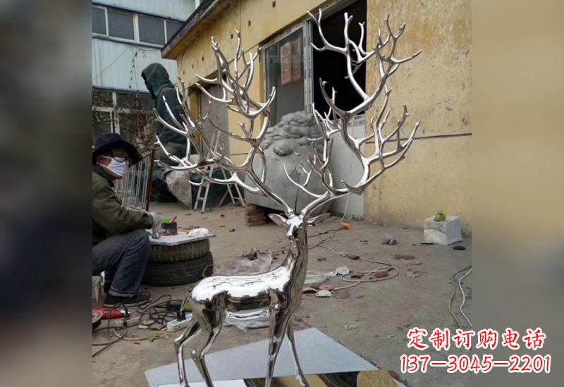 合肥不锈钢树枝鹿雕塑艺术精美的自然之美