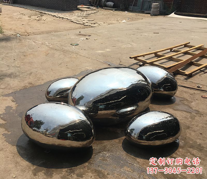 合肥不锈钢水滴雕塑给景观增添独特魅力
