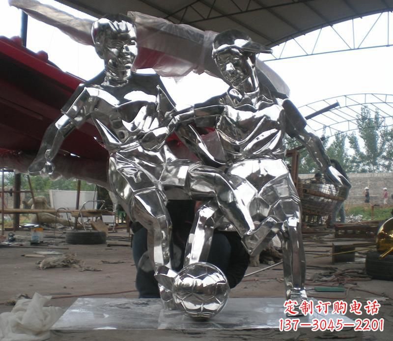 合肥展现足球精神的不锈钢雕塑