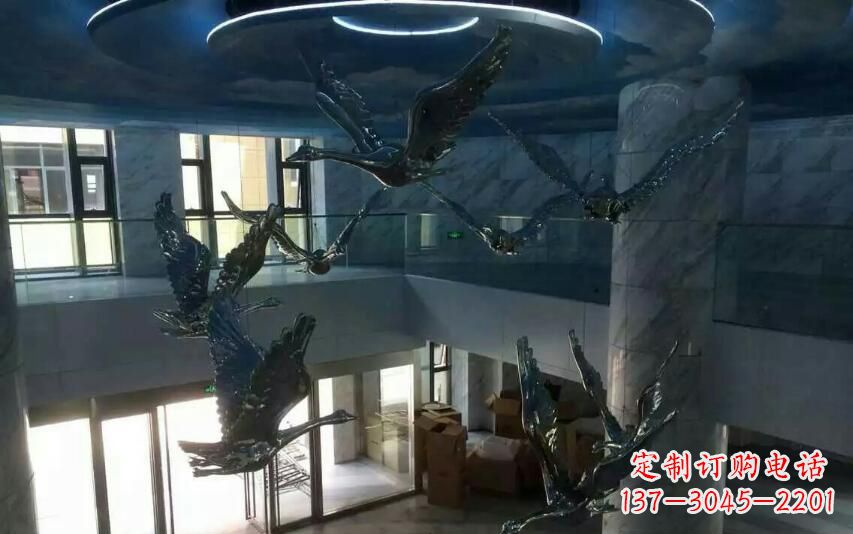 合肥不锈钢天鹅雕塑赋予室内空间灵动之美