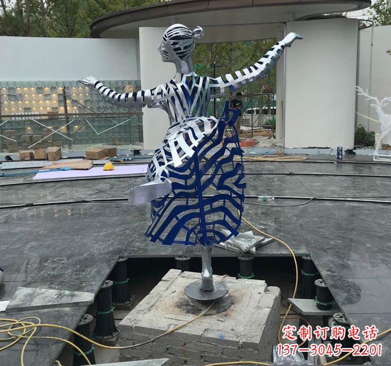 合肥不锈钢女孩——精美雕塑