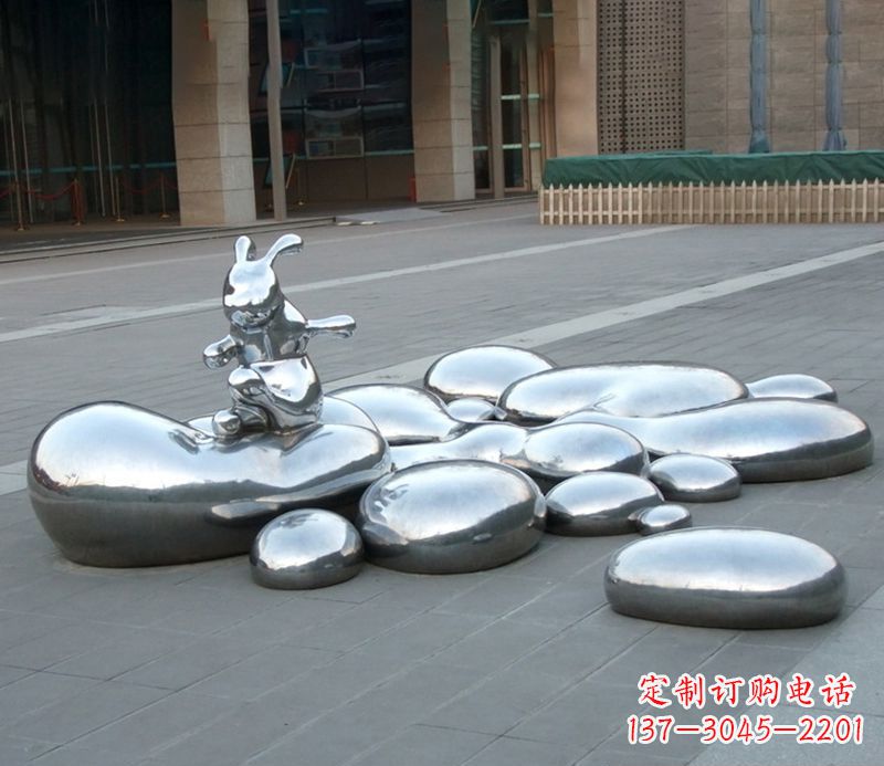 合肥不锈钢兔子雕塑饱含艺术美感的艺术品
