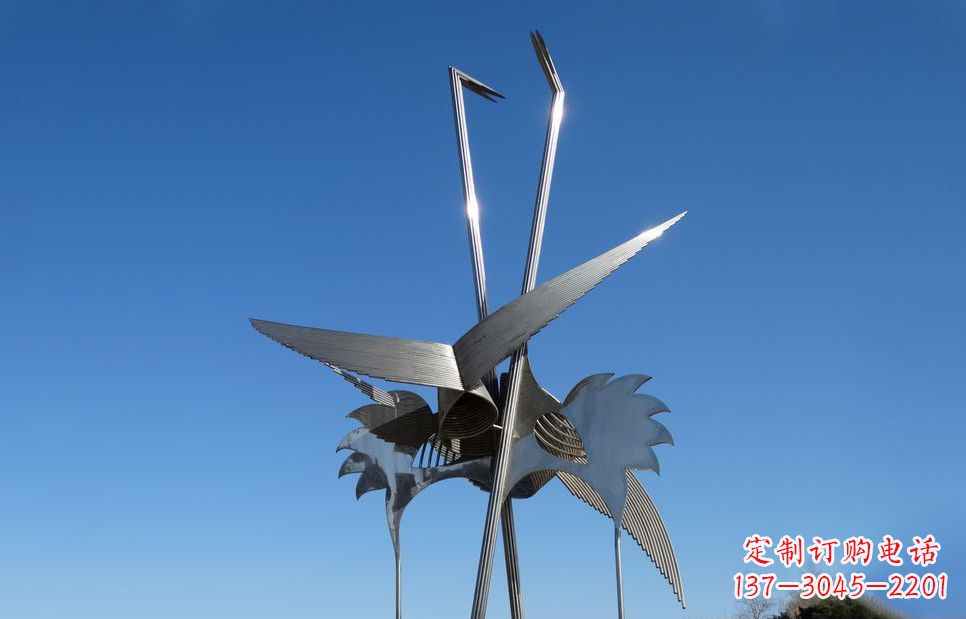合肥不锈钢鸵鸟雕塑精美外形、传神表现