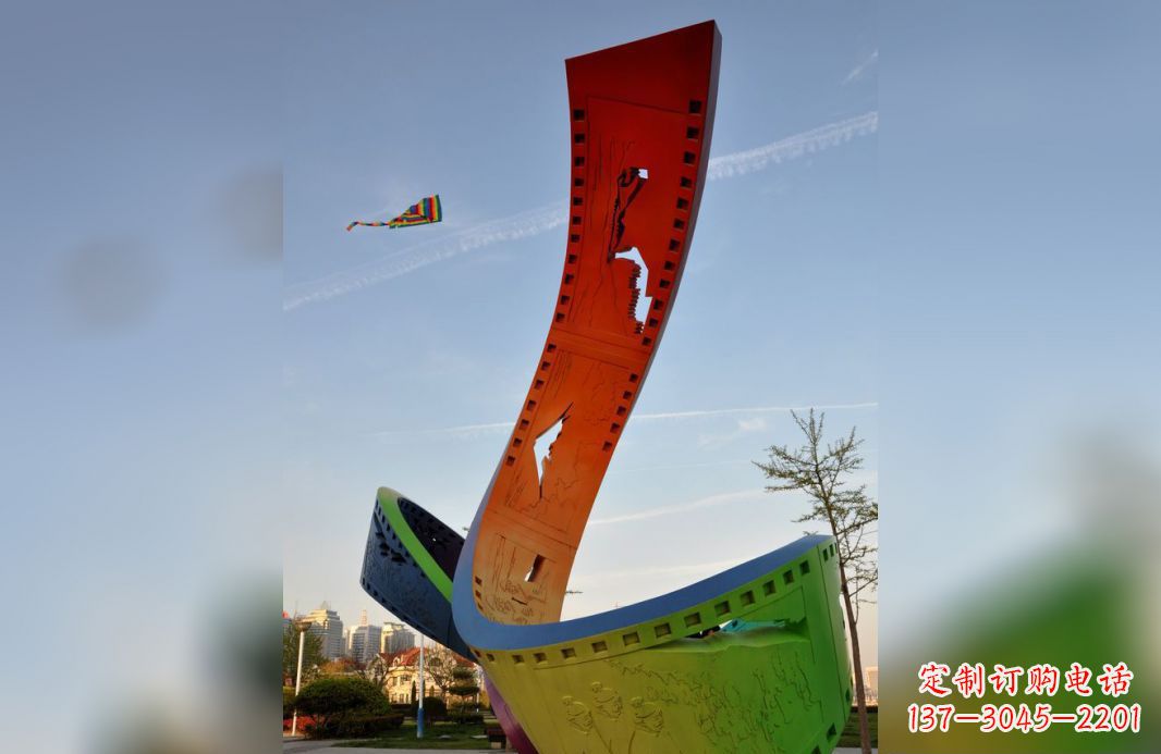 合肥不锈钢五彩胶卷广场景观雕塑