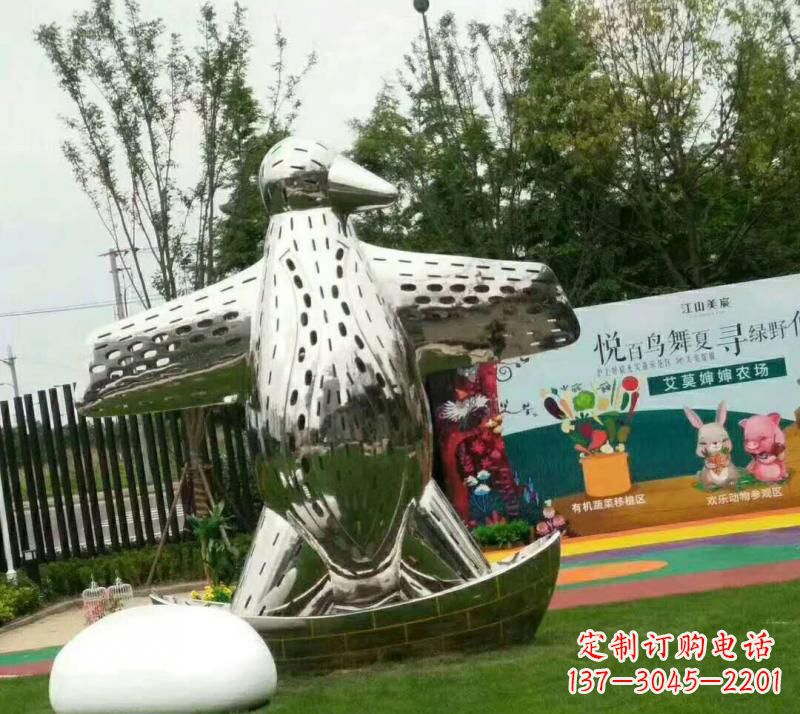合肥不锈钢现代企鹅雕塑