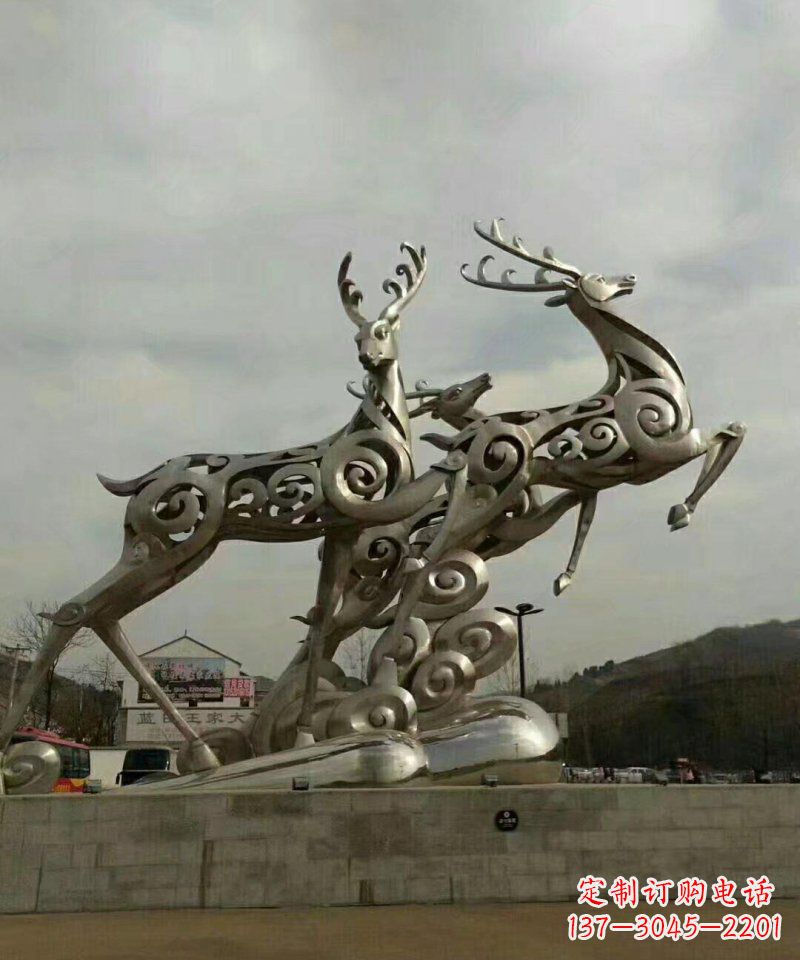 合肥梅花鹿雕塑——祥云梅花鹿广场的标志