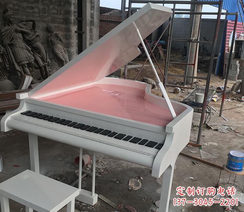 合肥校园里的钢琴雕塑
