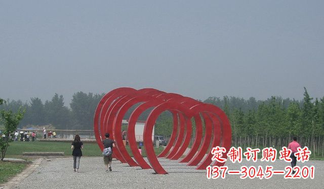合肥不锈钢心形拱门雕塑美丽而神圣
