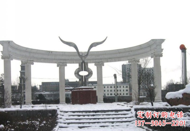 合肥雄鹰展翅——一件精美的不锈钢雕塑