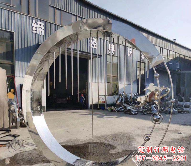 合肥不锈钢旋转流水圆环雕塑