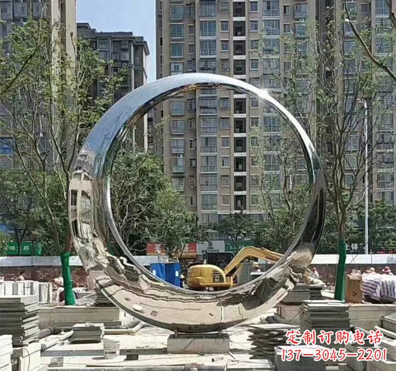 合肥不锈钢艺术圆环雕塑——艺术的精粹