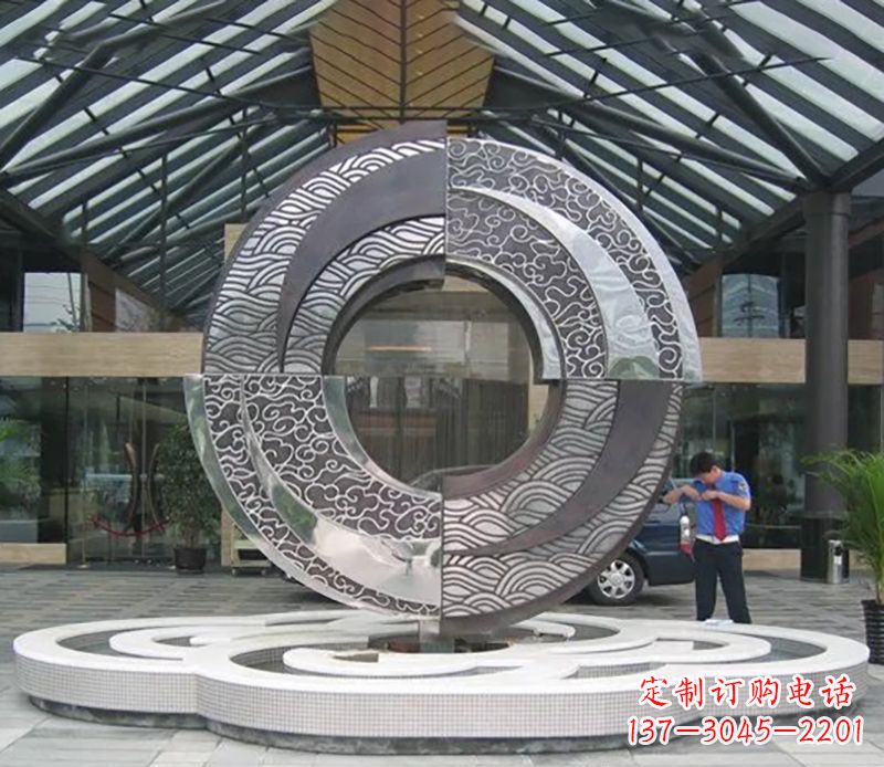 合肥不锈钢圆环雕塑,点缀酒店空间