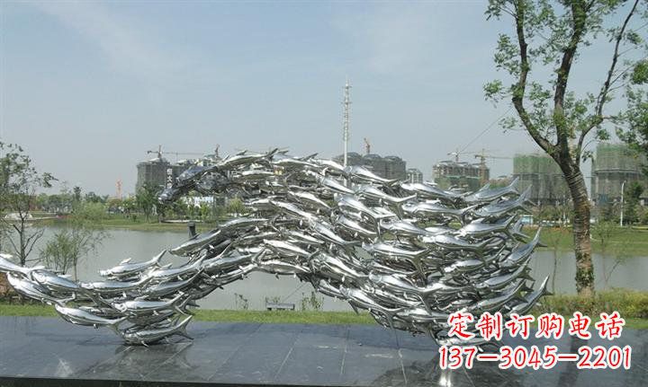 合肥精美动物雕塑点缀不锈钢鱼群公园