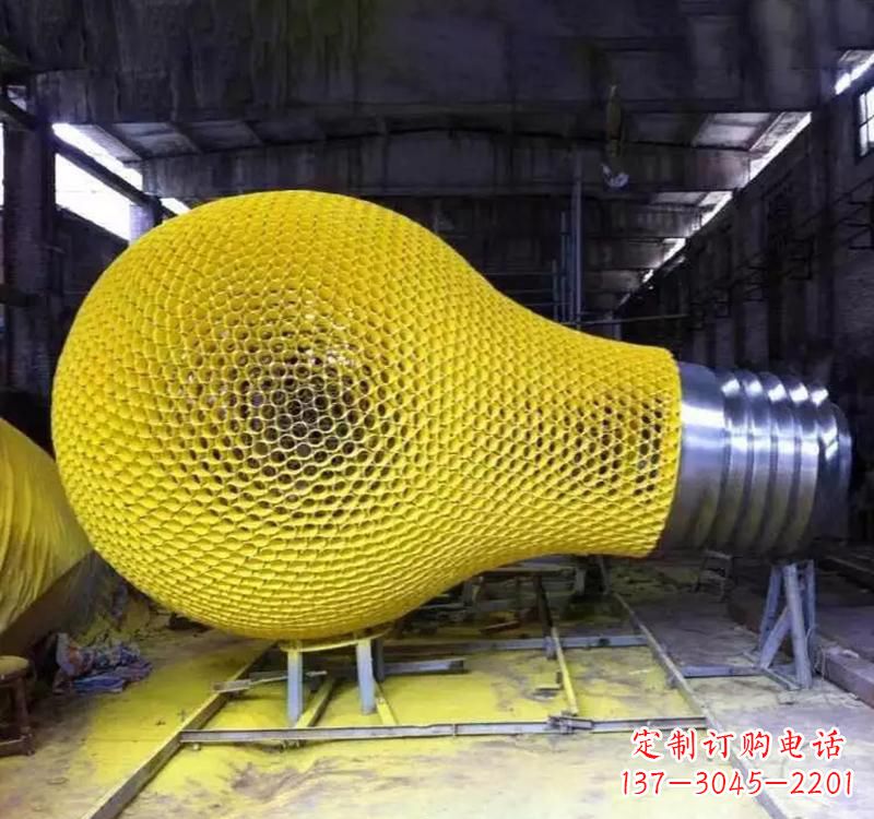 合肥不锈钢灯泡雕塑精美而又抢眼