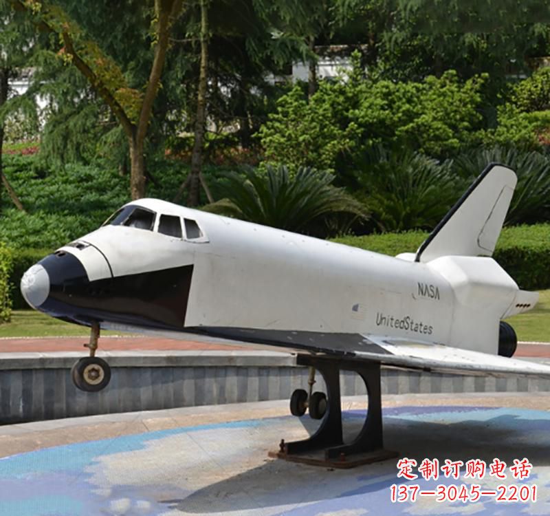 合肥不锈钢飞机雕塑给空中增添梦幻氛围