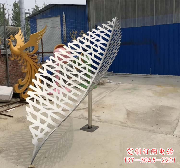 合肥不锈钢园林树叶雕塑
