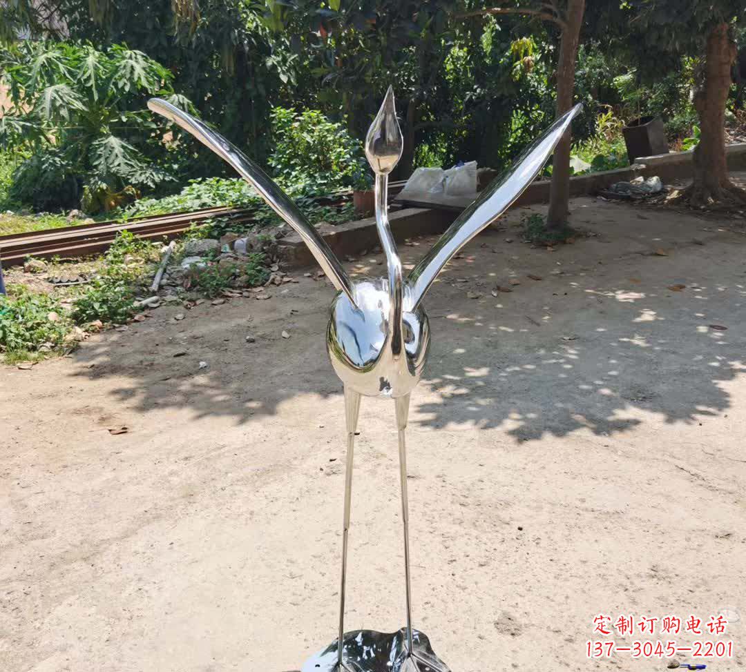 合肥不锈钢仙鹤雕塑——传承灵动之美