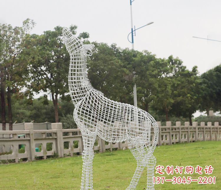 合肥不锈钢长颈鹿雕塑——艺术精美的象征