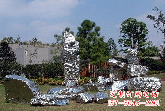 合肥美丽的太湖石雕塑