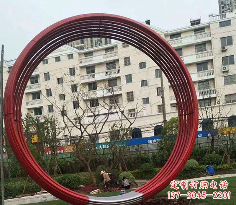 合肥不锈钢圆环雕塑精致而经久耐用