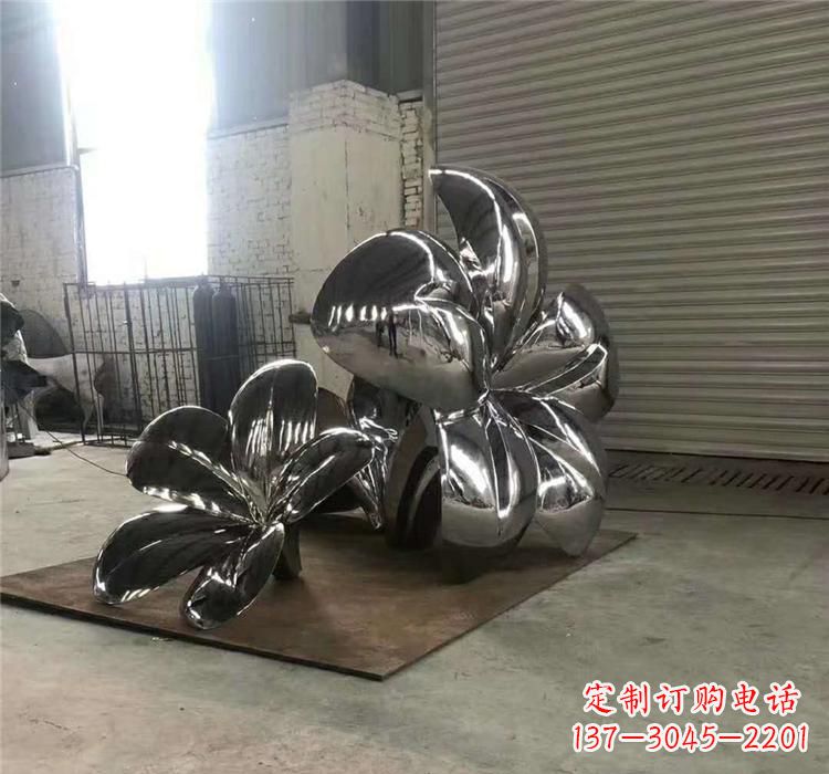 合肥不锈钢植物镜面荷花雕塑——艺术的精美结晶