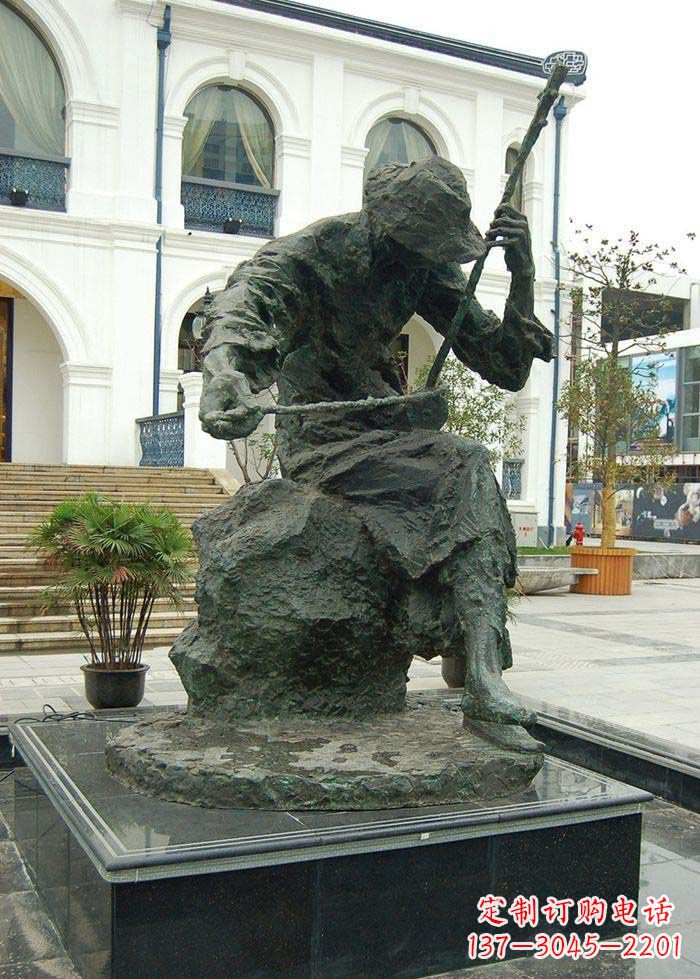 合肥节奏轻快的二胡雕塑